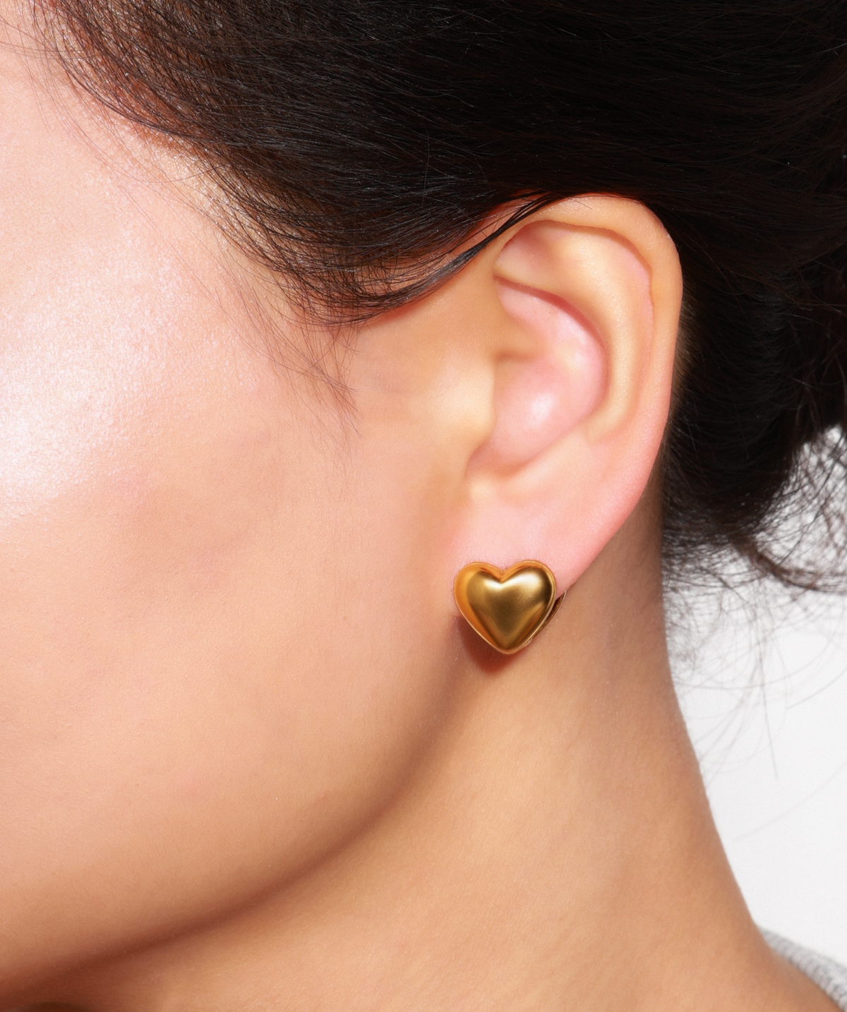 Vera Heart Hoops - Stainless Steel - Lobe - Oumo Jewelry