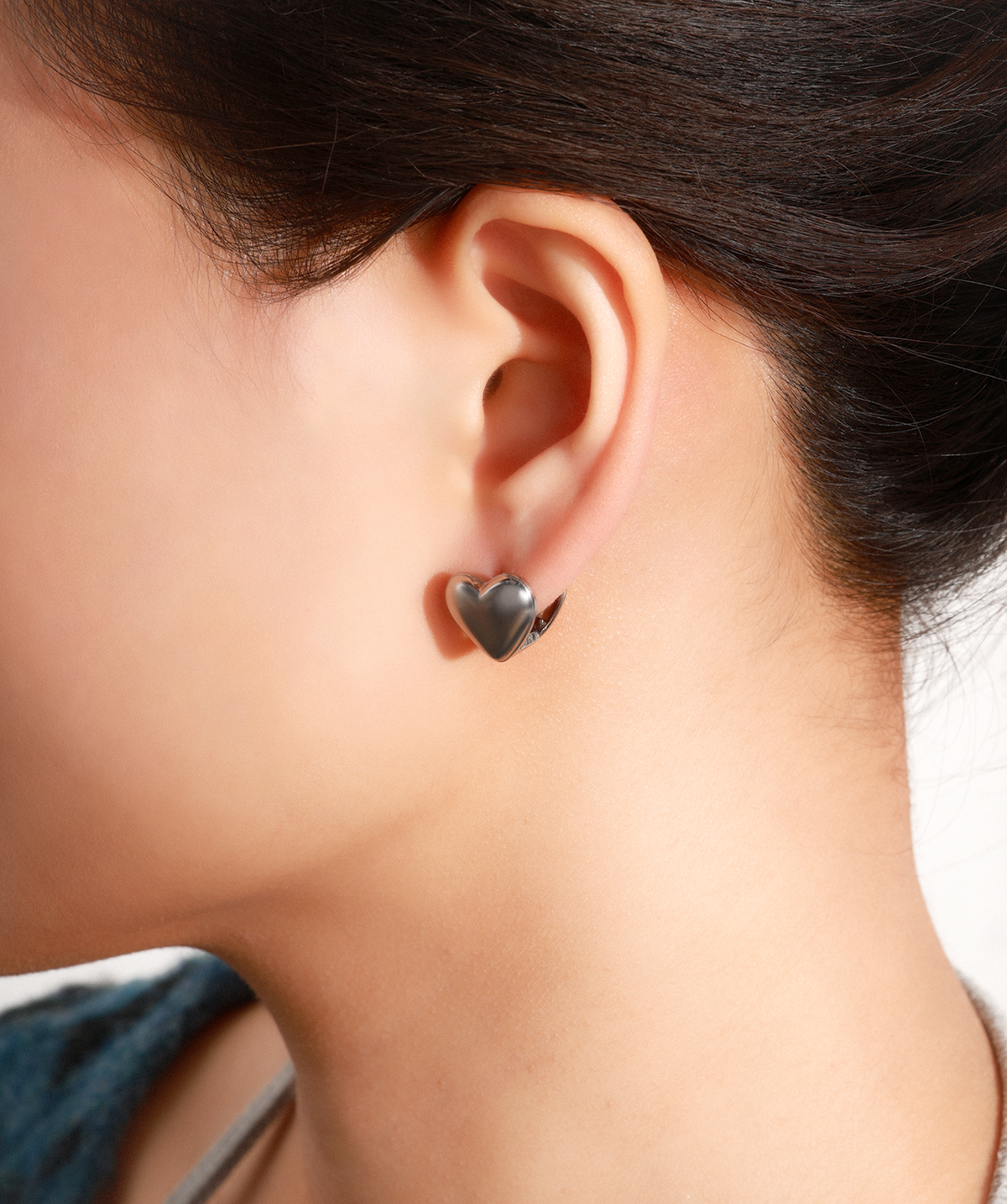 Vera Heart Hoops - Stainless Steel - Lobe - Oumo Jewelry