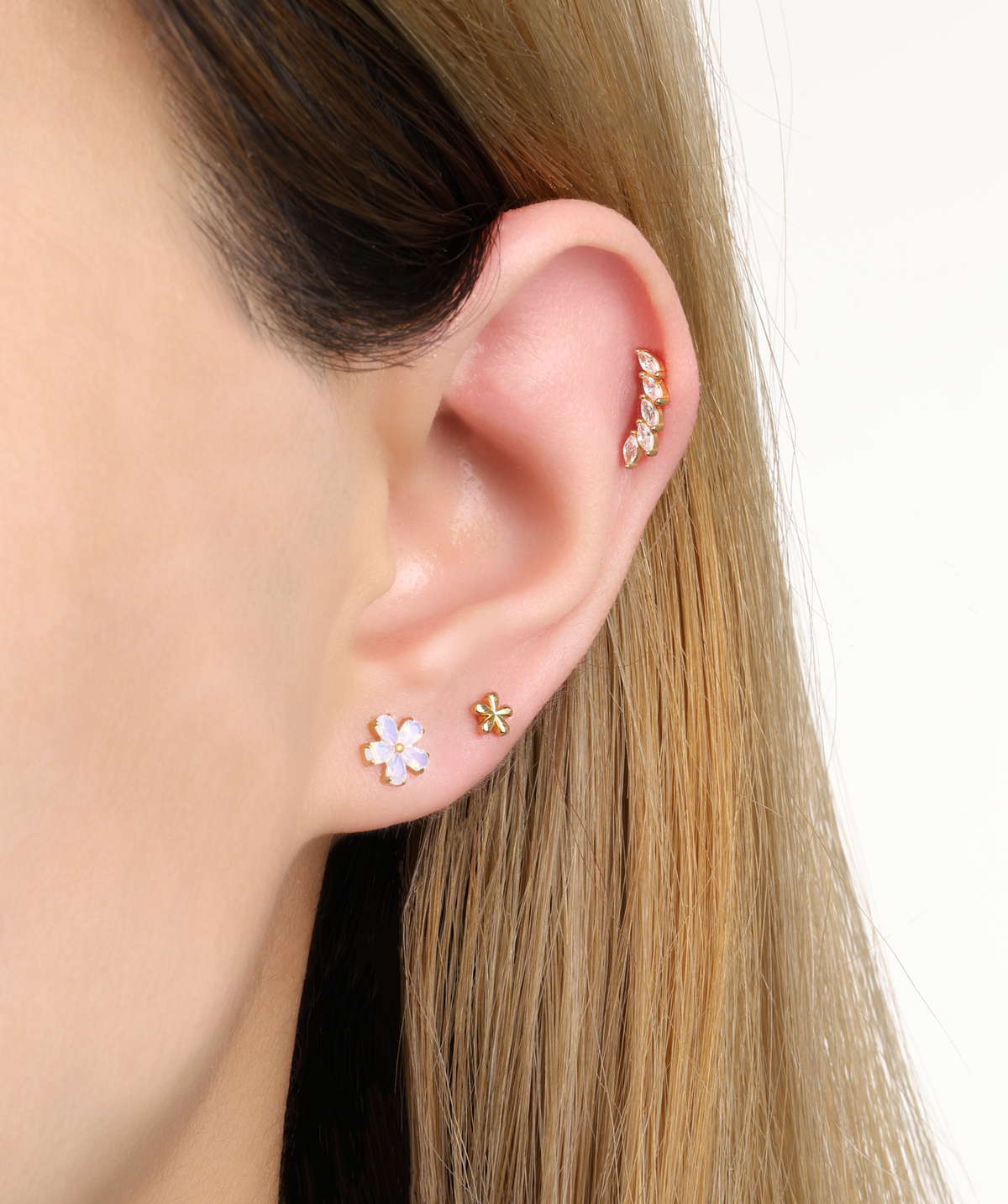 Titanium Flower Stud - Titanium - Helix, Upper Lobe, Conch - Oumo Jewelry