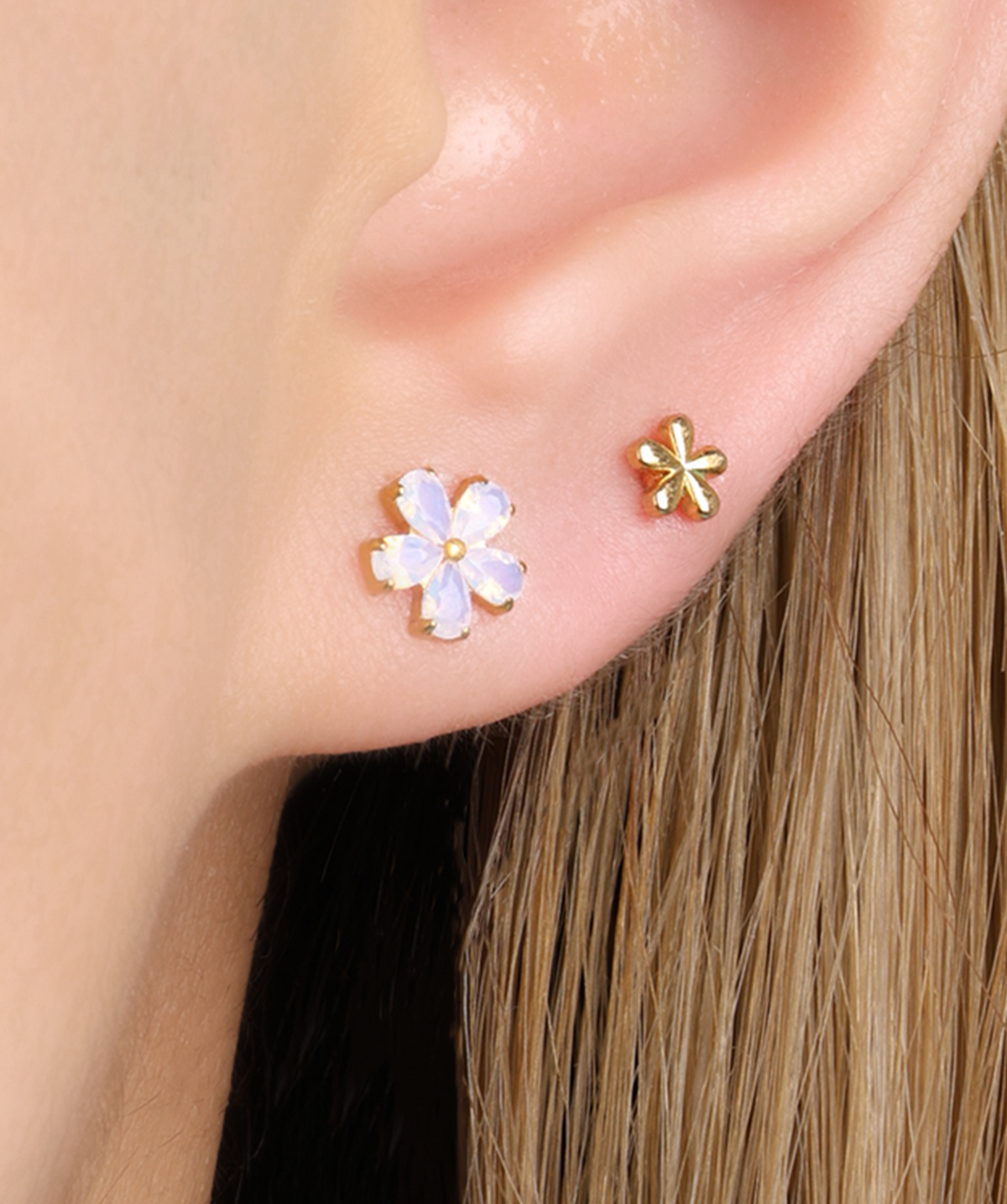 Titanium Flower Stud - Titanium - Helix, Upper Lobe, Conch - Oumo Jewelry