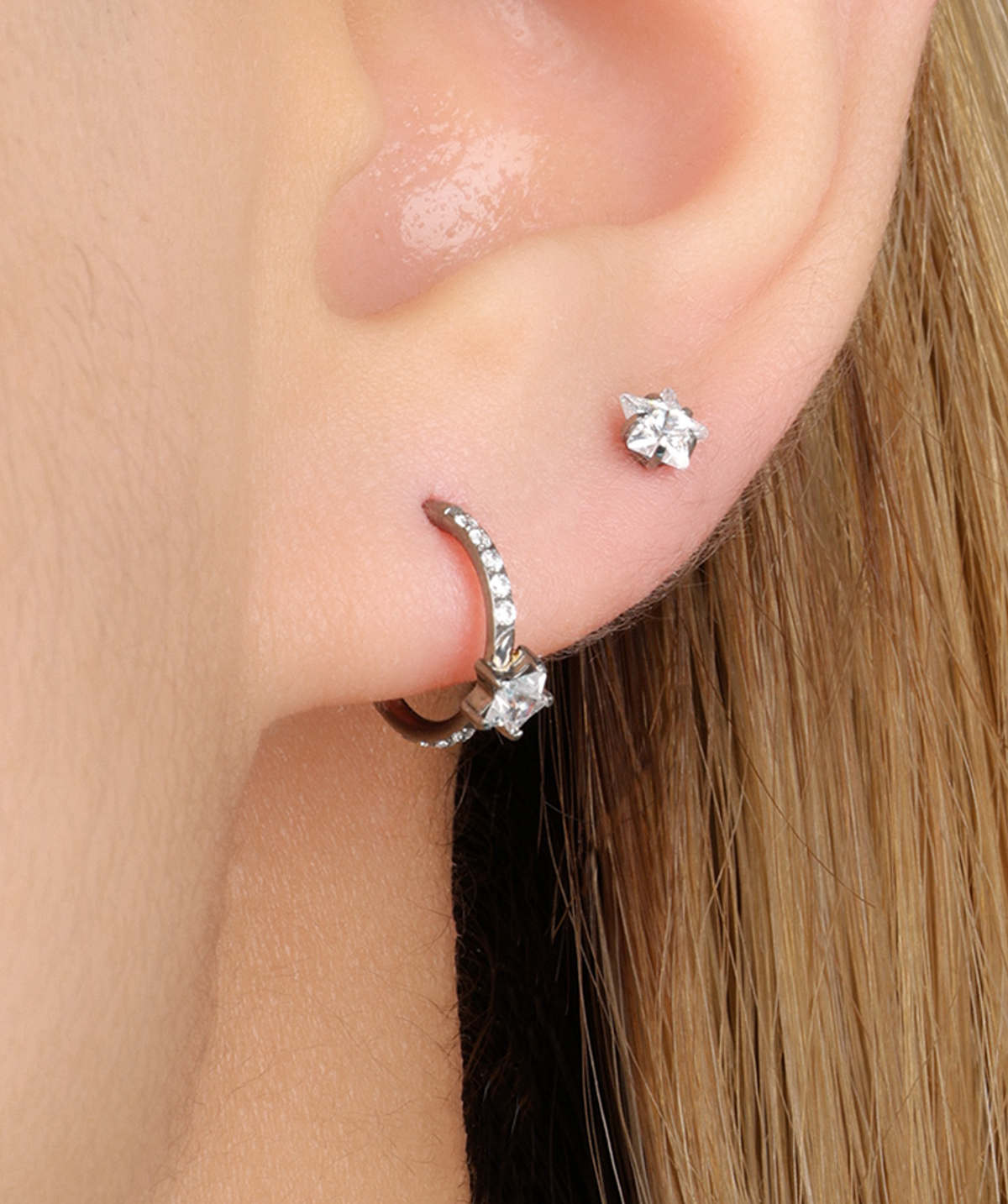 Titanium Selah Clicker - Titanium - Upper Lobe, Conch, Nostril - Oumo Jewelry