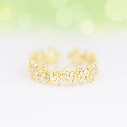 Delicate Flower Ring - OhmoJewelry