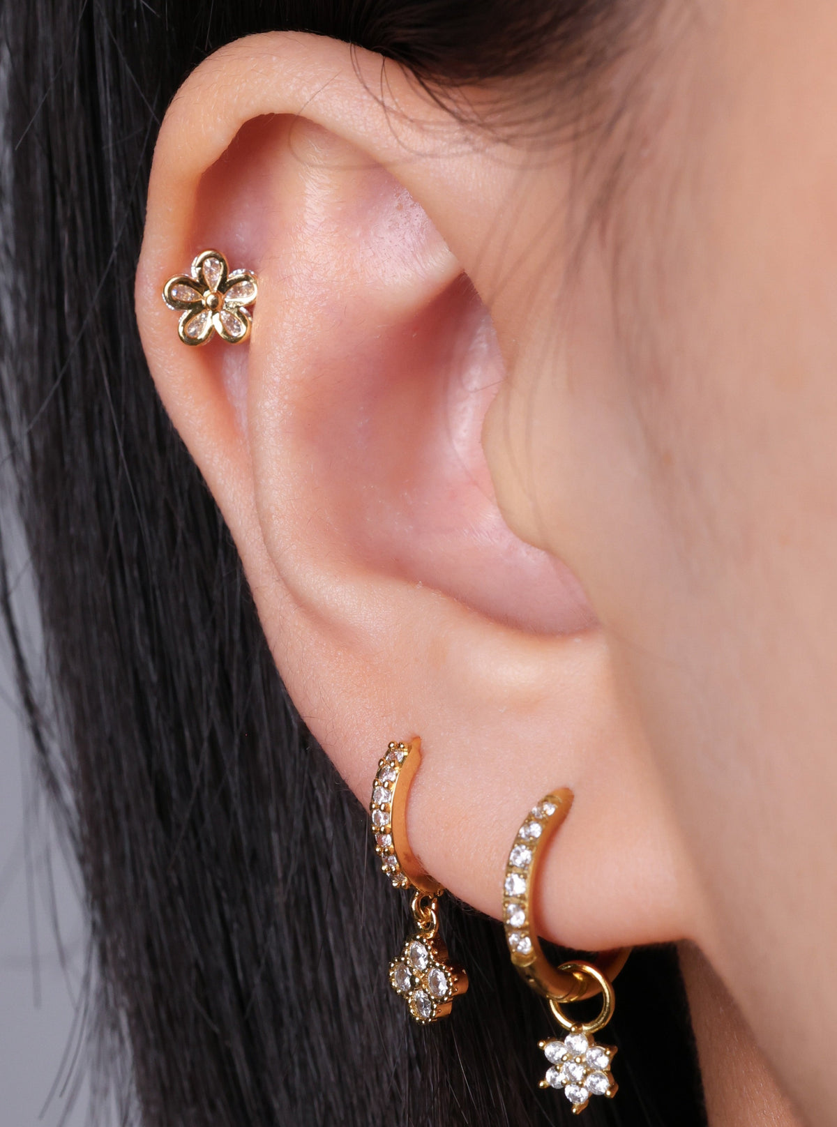 Shiny Flower Flatback Stud - Stainless Steel - Helix, Upper Lobe, Conch - Oumo Jewelry