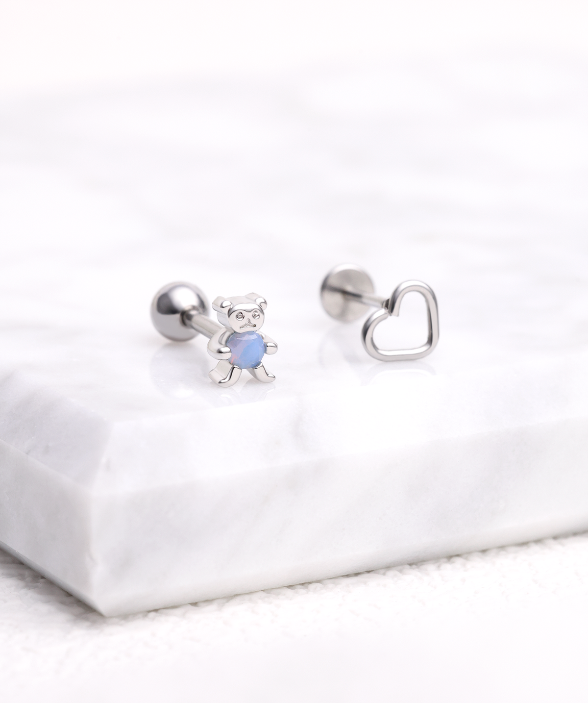 Simple Hollow Heart Flatback Stud - Stainless Steel - Helix, Upper Lobe, Conch - Oumo Jewelry