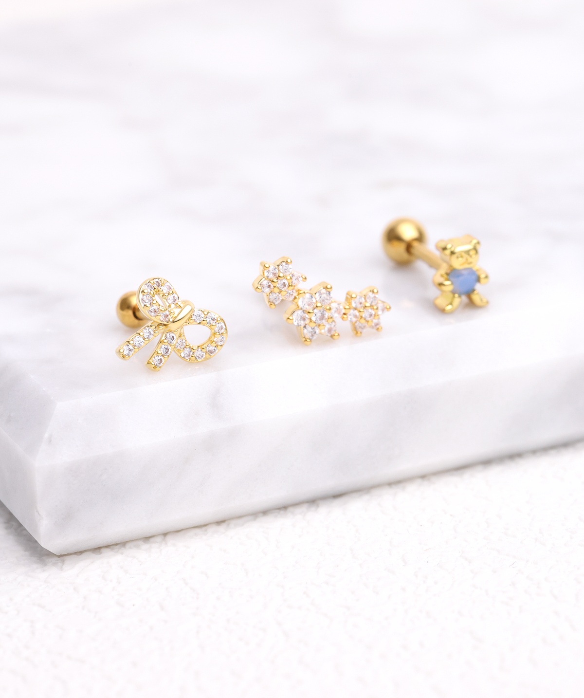 Delicate Curved Flower Stud - Stainless Steel - Upper Lobe, Helix, Flat - Oumo Jewelry