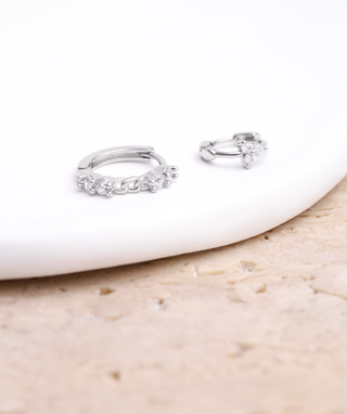 Chain-Shaped Gemstone Hoop - OumoJewelry