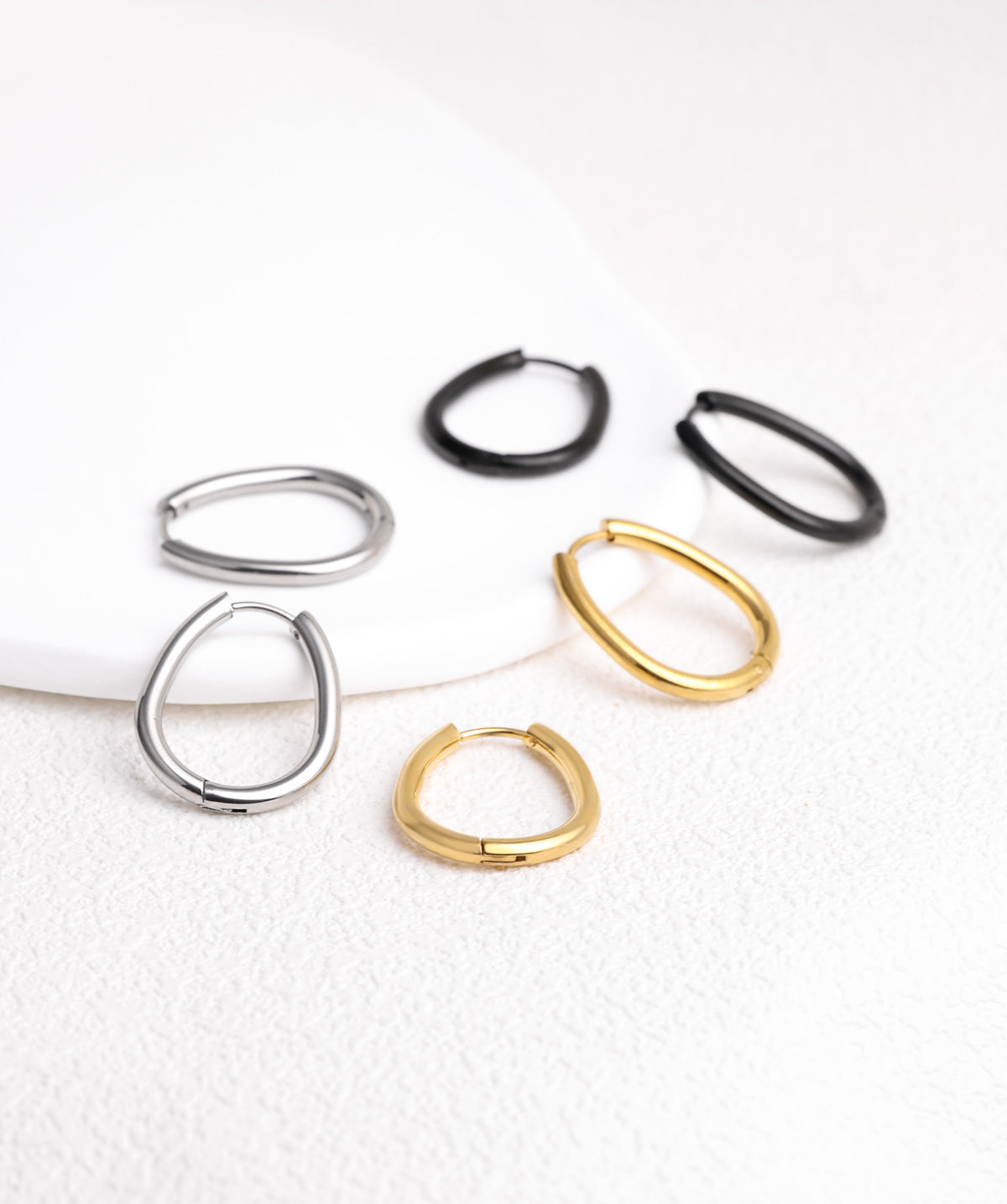Simple Oval Hoops - Stainless Steel - Oumo Jewelry