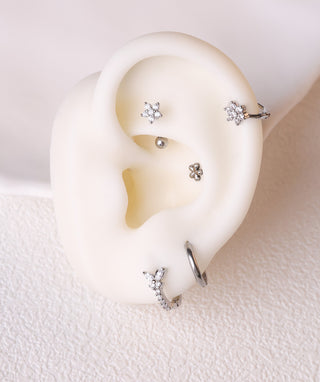 Beautiful Flower Helix Hoop - OumoJewelry