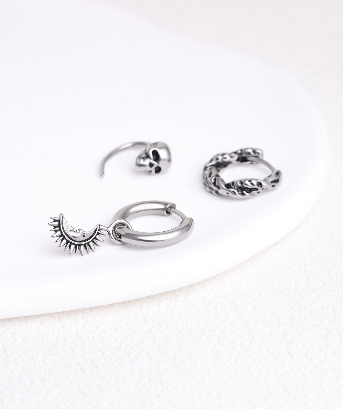 Skull Earring - Stainless Steel - Oumo Jewelry