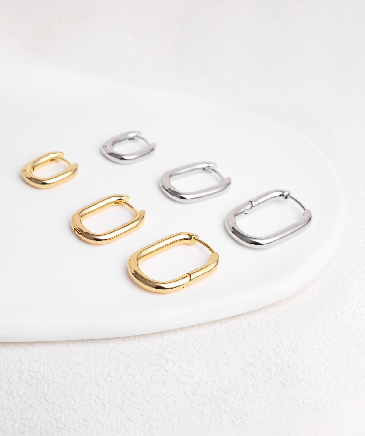 Basic U-Shaped Hoops - Brass - Oumo Jewelry