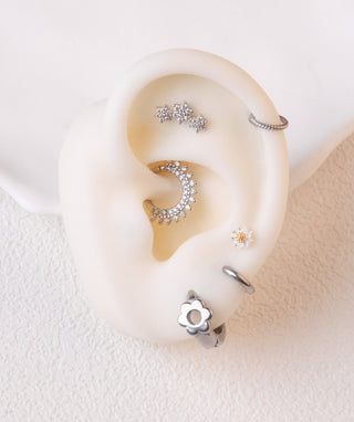 Cute Flower Hoop Earrings - OumoJewelry