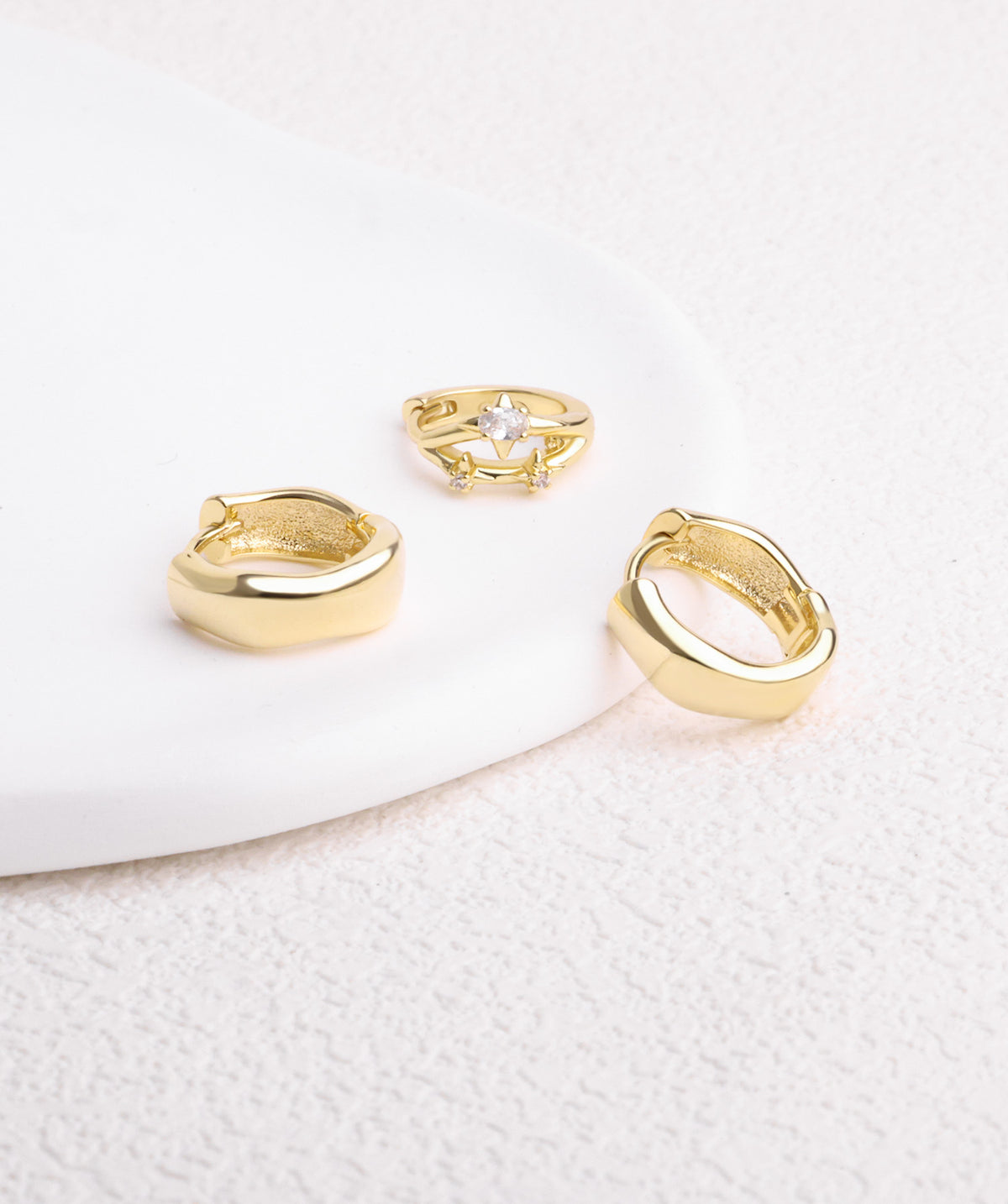 Simple Flow Hoops - Brass - Oumo Jewelry
