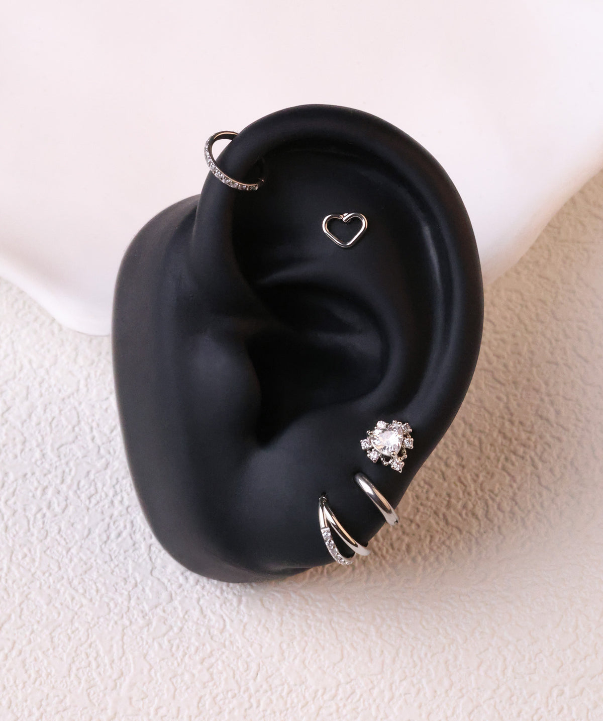 Luxury Heart Stud - Stainless Steel - Upper Lobe, Helix - Oumo Jewelry