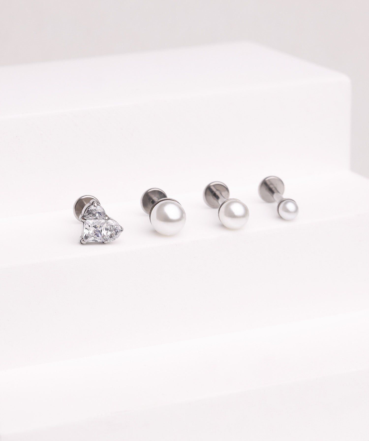 Titanium Pearl Stud