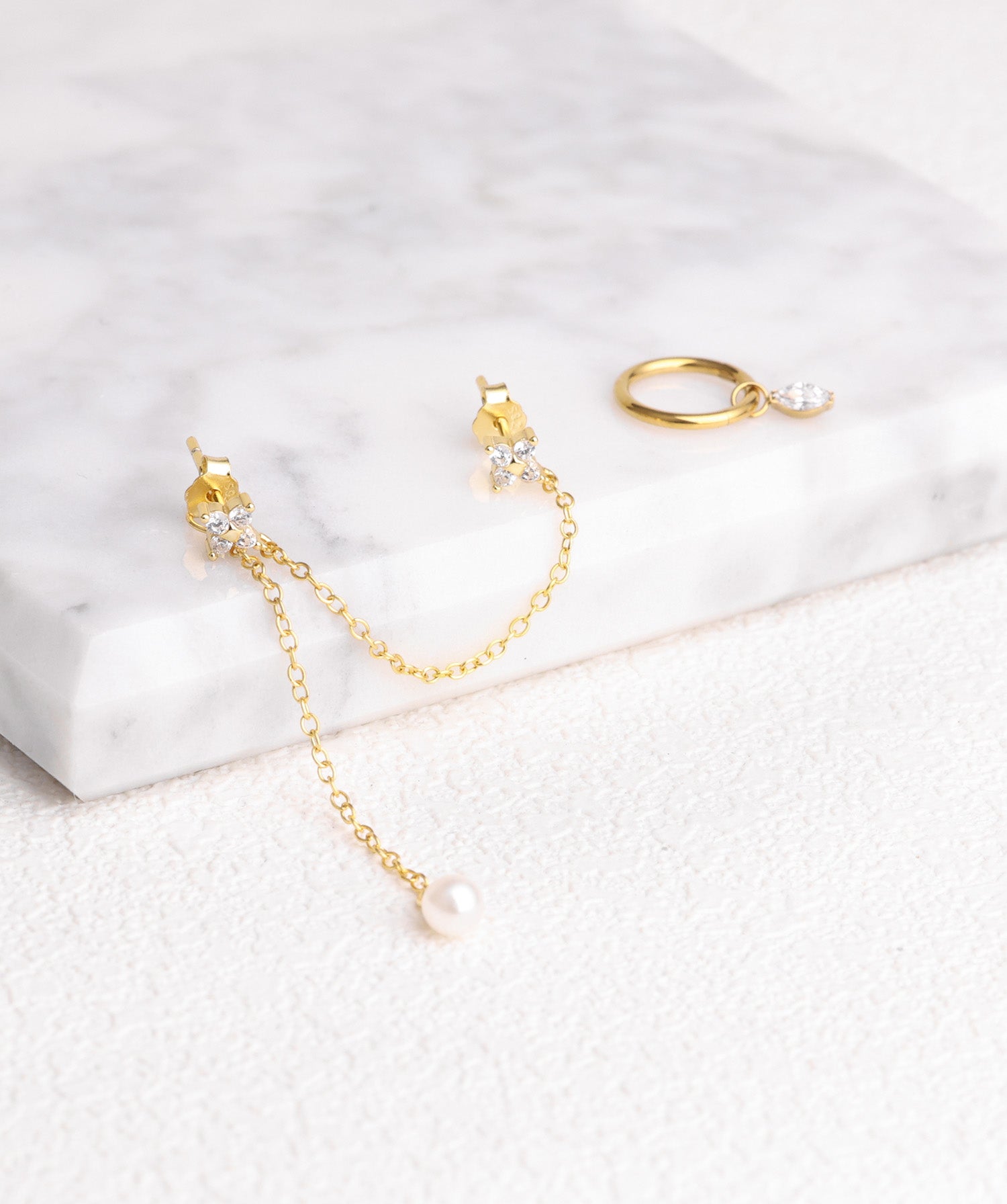 Flower &amp; Pearl Chain Drop