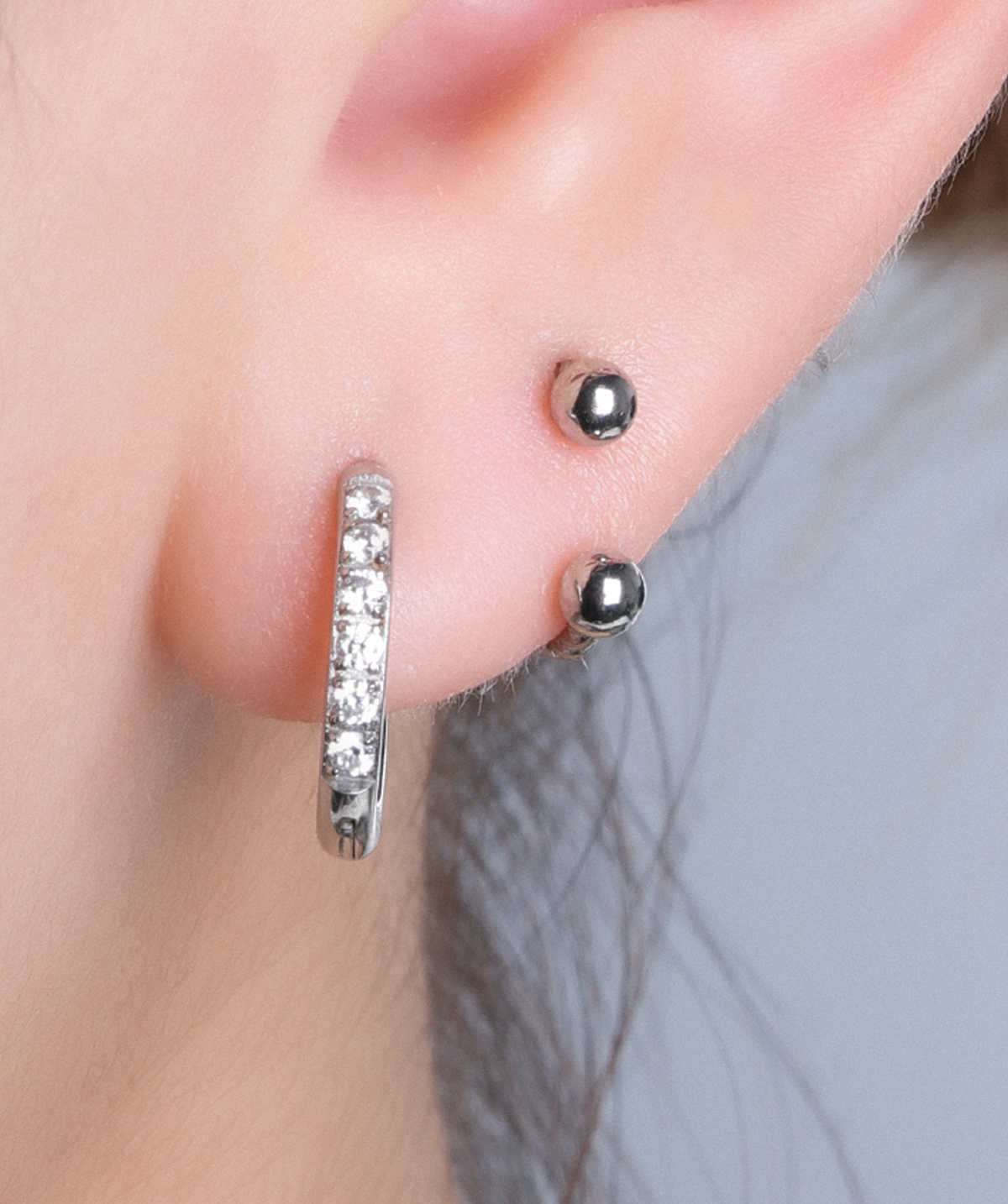 Twisted Glow Horseshoe Ring - Stainless Steel - Helix, Forward Helix, Upper Lobe - Oumo Jewelry