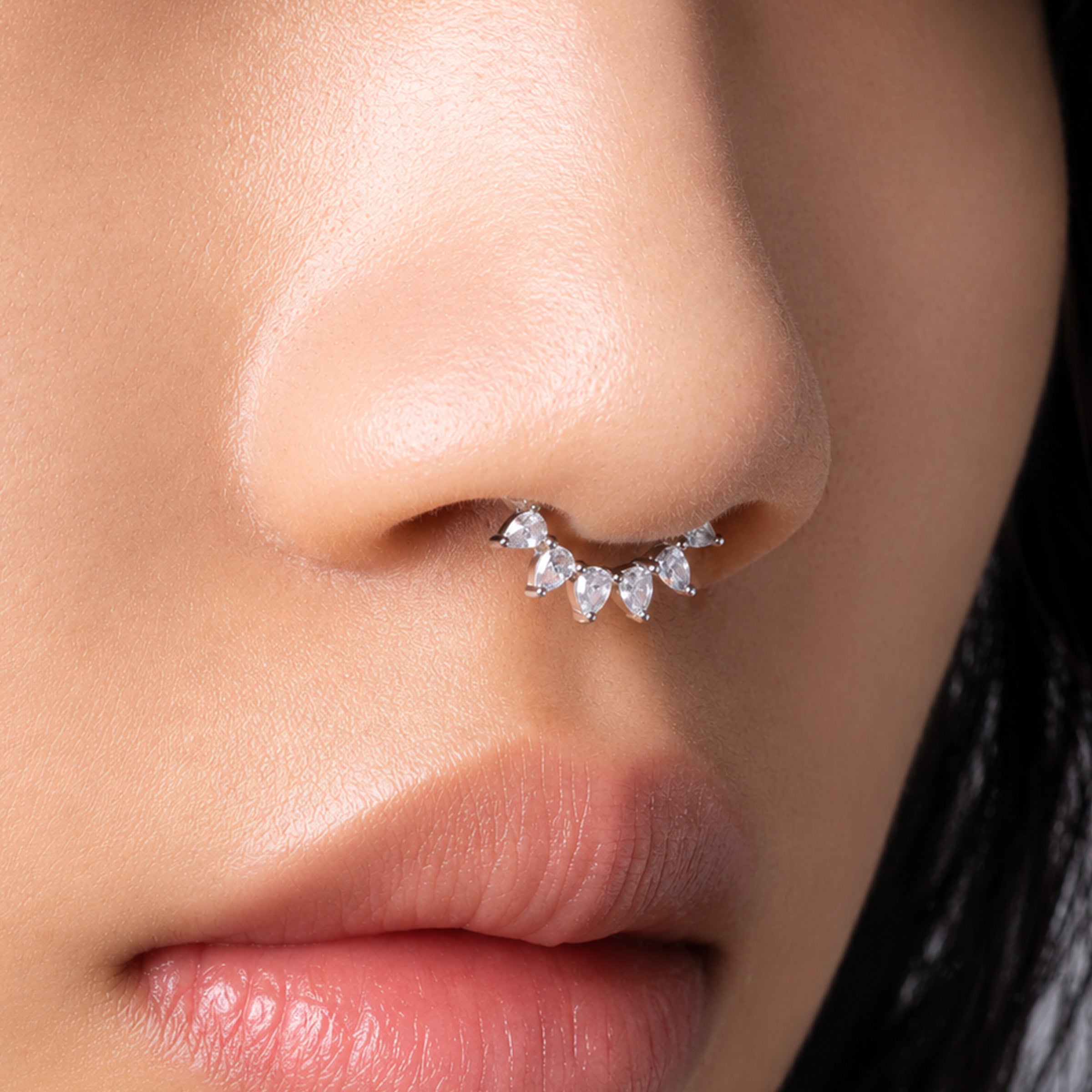 Toria Clicker Hoop