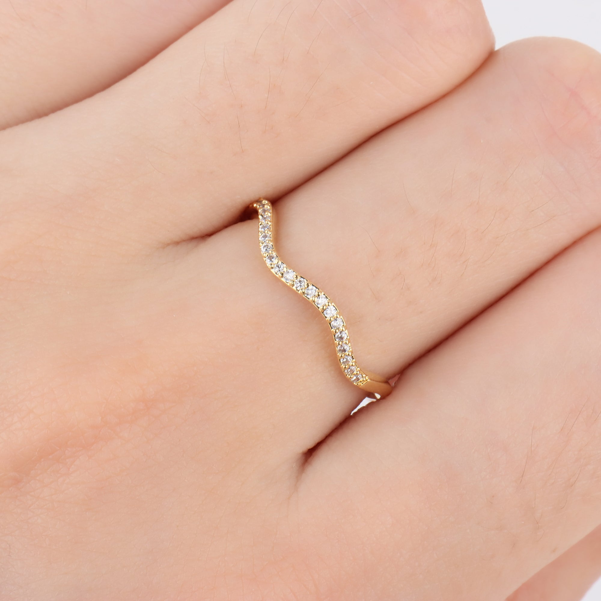 Shiny Wavy Ring - OhmoJewelry