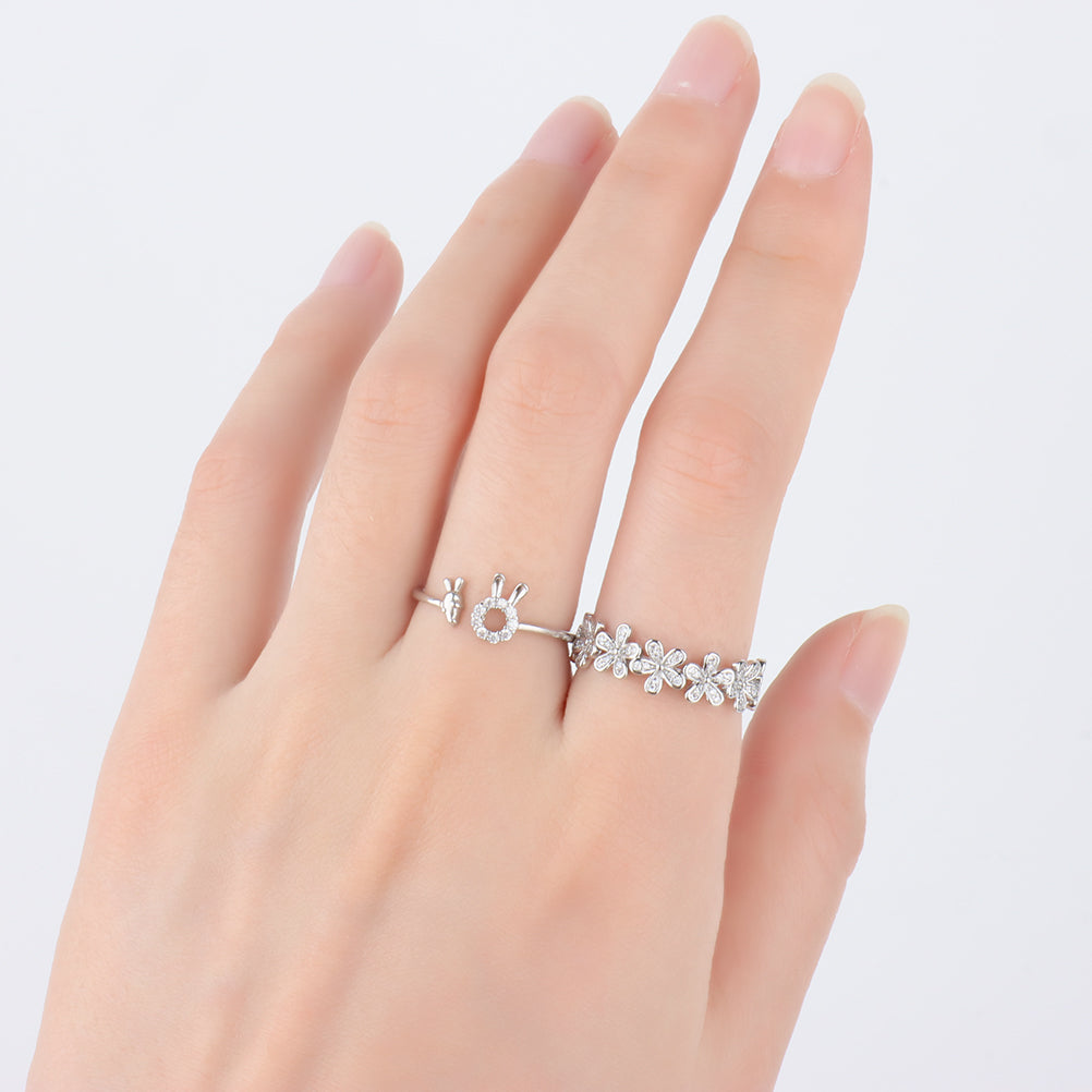 Delicate Flower Ring - OhmoJewelry