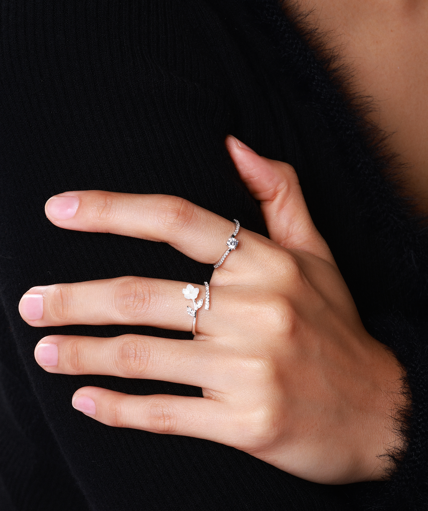 White Petal Ring - OumoJewelry
