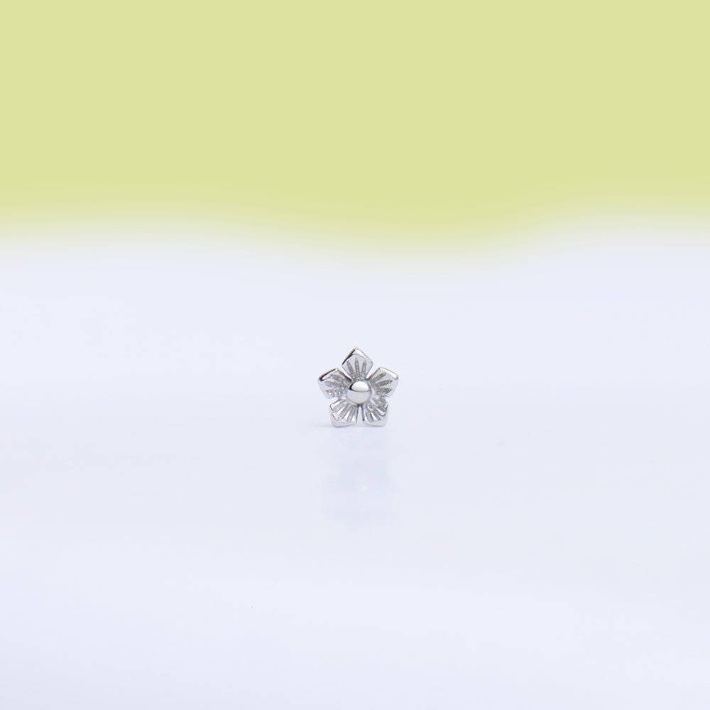 Mini Flower Nose Stud - OhmoJewelry