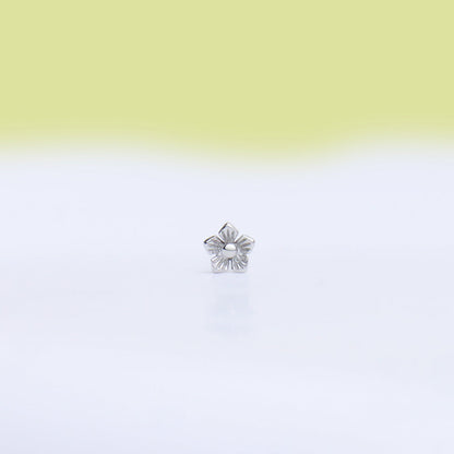 Mini Flower Nose Stud - OhmoJewelry