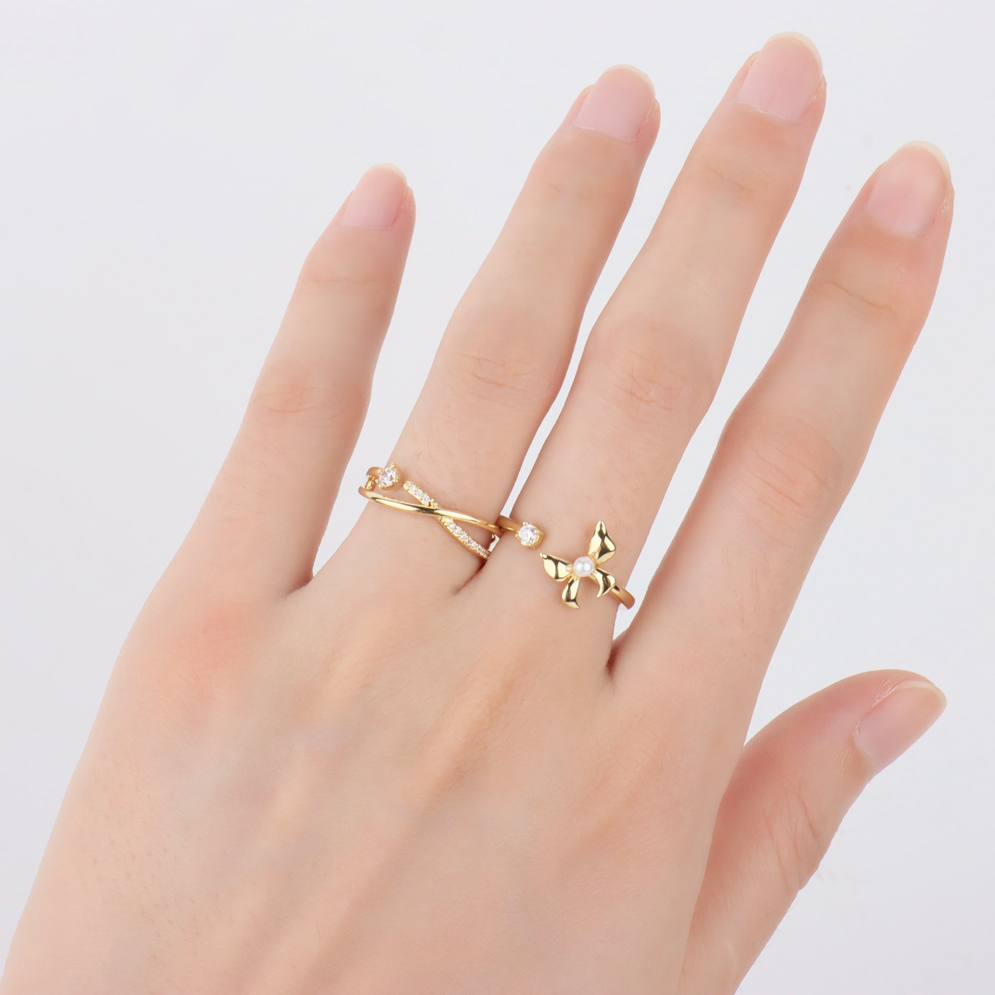 Sparkling Intertwined Ring - OhmoJewelry