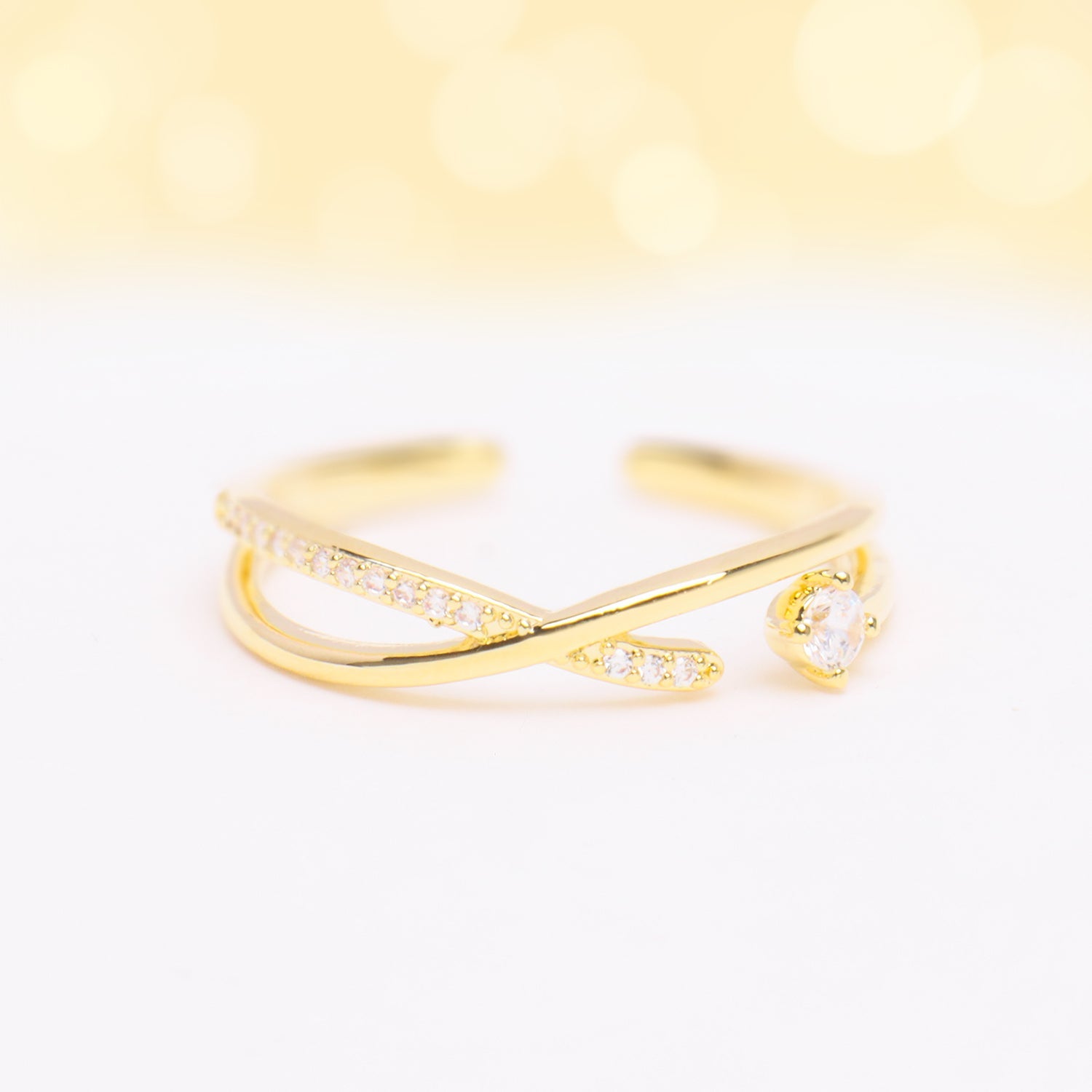 Sparkling Intertwined Ring - OhmoJewelry