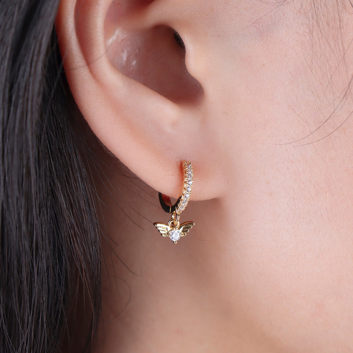 Gia Huggie Earring - Brass - Lobe - Oumo Jewelry