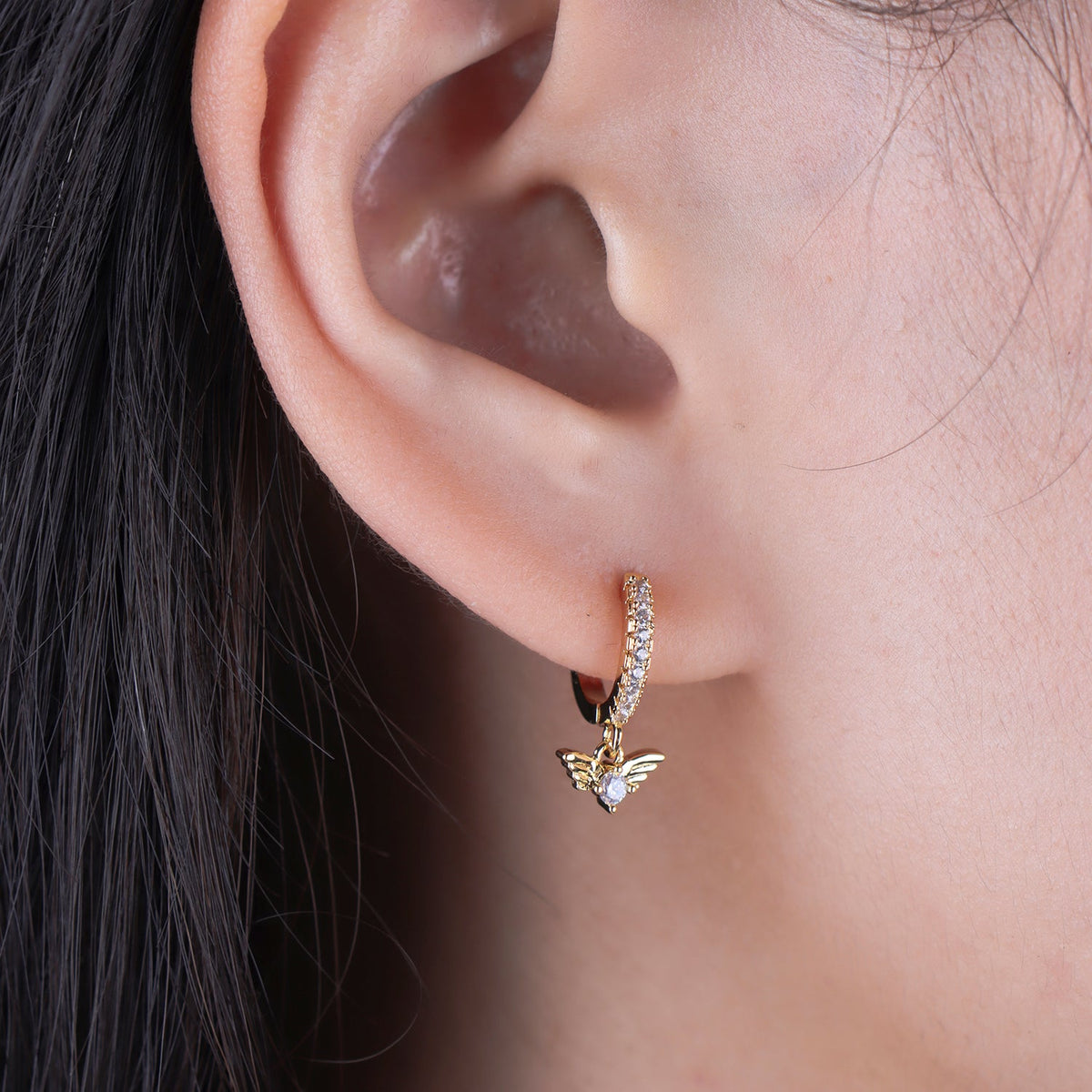 Gia Huggie Earring - Brass - Lobe - Oumo Jewelry