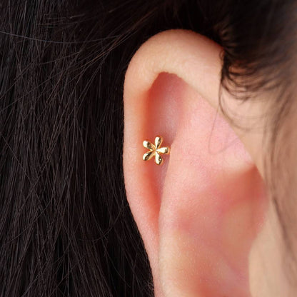 Dainty Flower Stud - OhmoJewelry