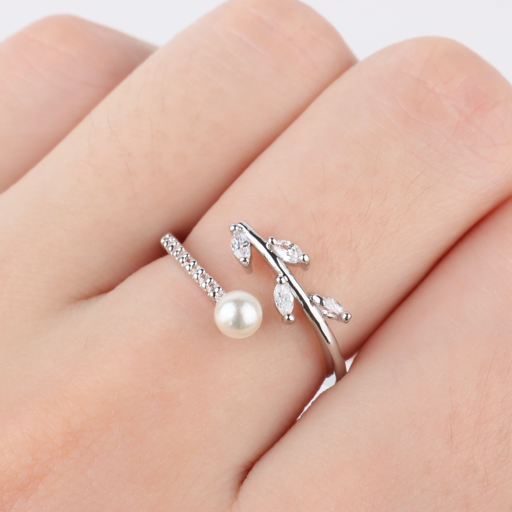 Leaf Pearl Ring - OhmoJewelry