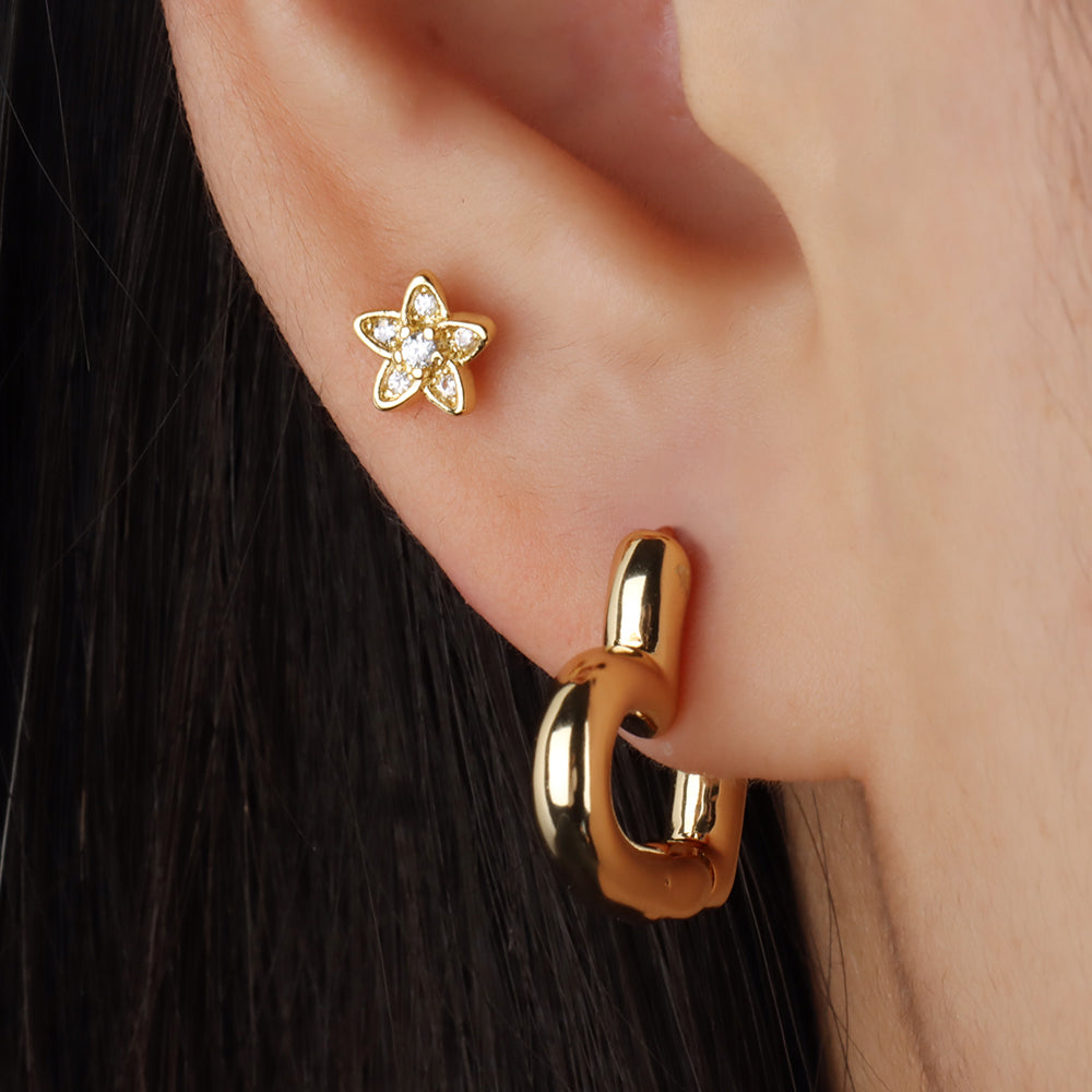 Pretty Floral Stud - OhmoJewelry