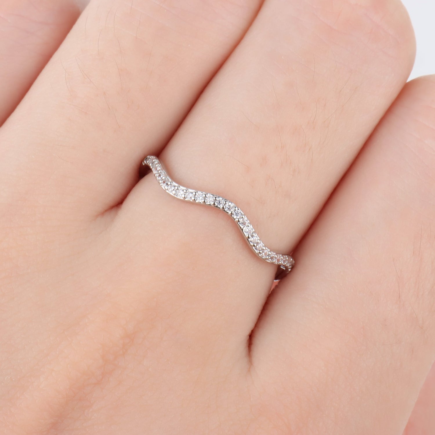 Shiny Wavy Ring - OhmoJewelry