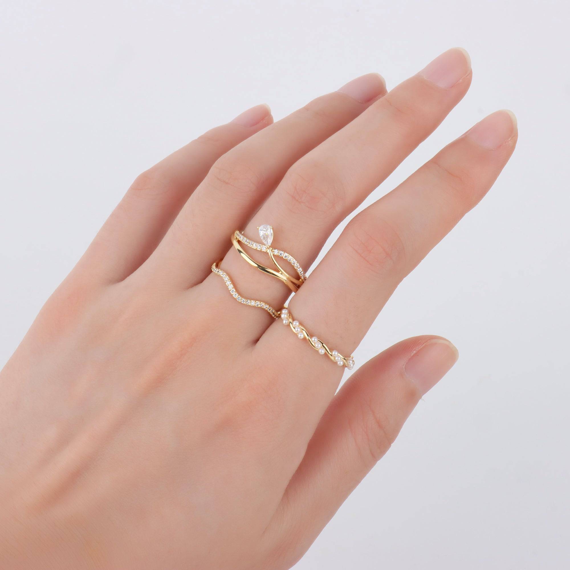 Shiny Wavy Ring - OhmoJewelry