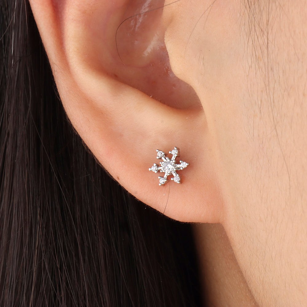 ❄️Snowflake Stud - OhmoJewelry