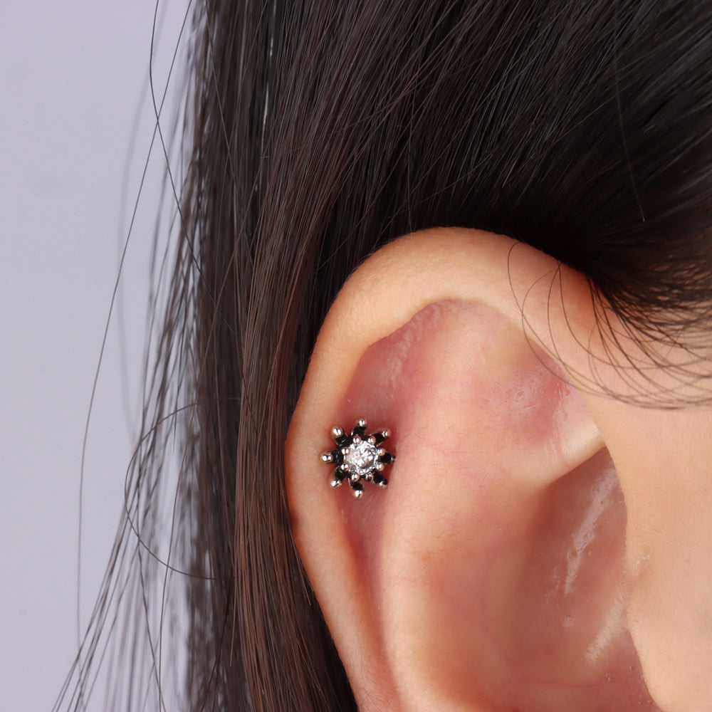 🖤Black Flower Stud - OhmoJewelry