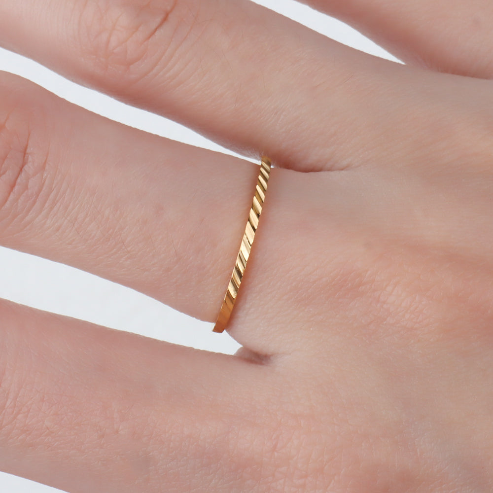 Dainty Ring - OhmoJewelry